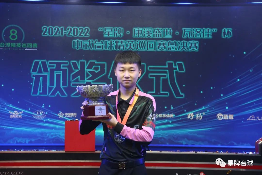 队员们在比 队员们在比