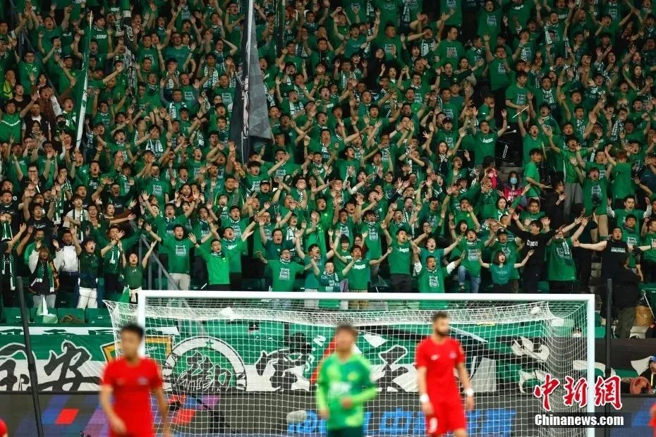 与荷兰队交 与荷兰队交