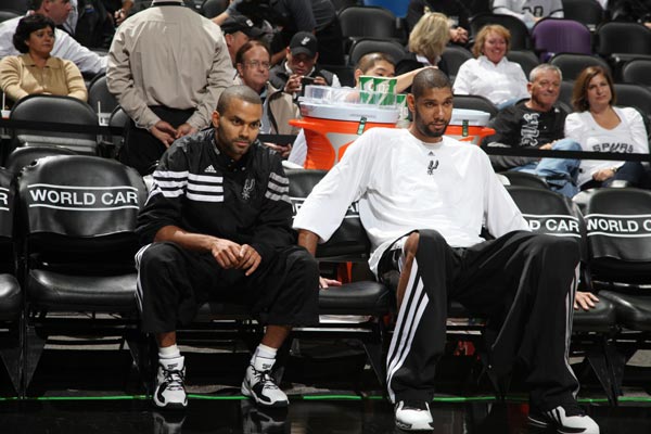 成都蓉城新掌门人徐正源成功续约，签约韦世豪、周定洋，球队迅速提升，备战亚冠，力争争冠。